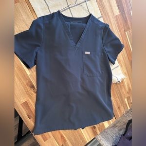 Figs Women’s Catarina scrubs top